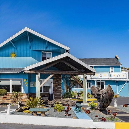 Oceanside Inn & Suites, A Days Inn By Wyndham Fort Bragg Exterior foto