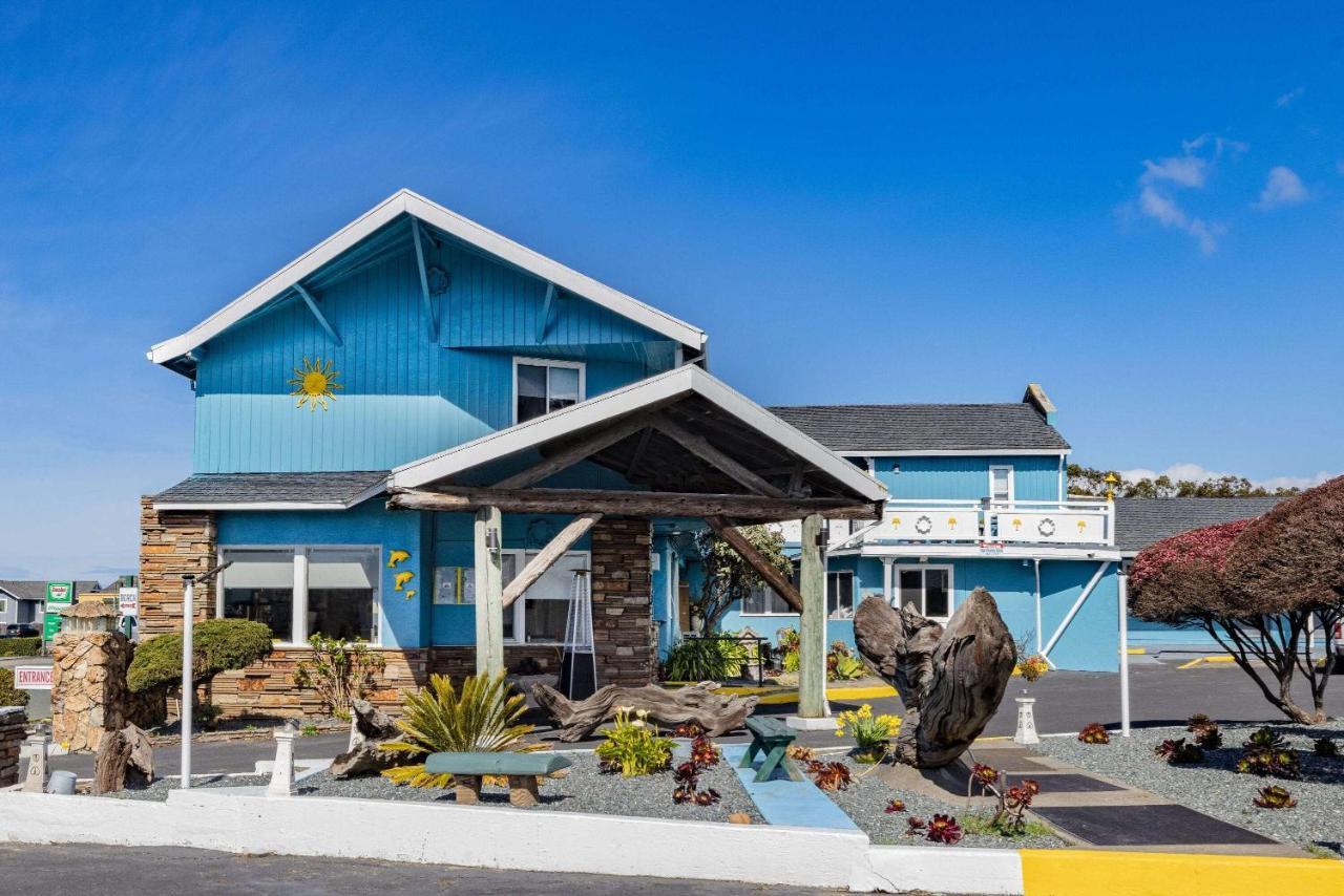 Oceanside Inn & Suites, A Days Inn By Wyndham Fort Bragg Exterior foto